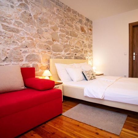 Apartments And Rooms Marino Trogir Oda fotoğraf